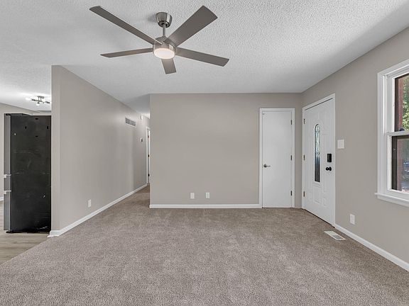 4th image of 2225 SE 36th St