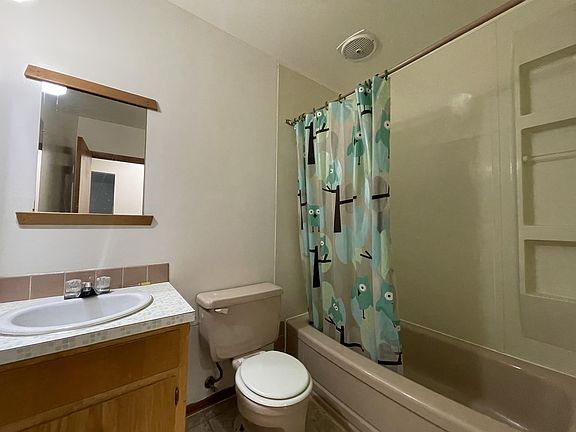 3rd image of 4045 Robinson St #31