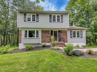 4 Stenger Ct, Wappingers Falls, NY 12590