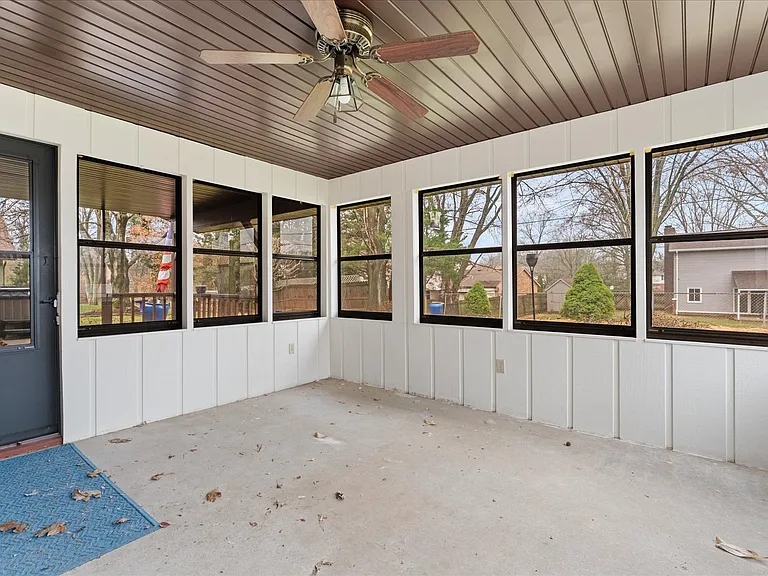1017 Woodleaf Dr — Photo 18