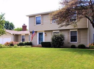 2472 Cambridge Dr, Aurora, IL 60506