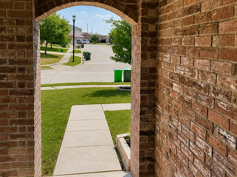 1921 Nightingale Dr — Photo 22
