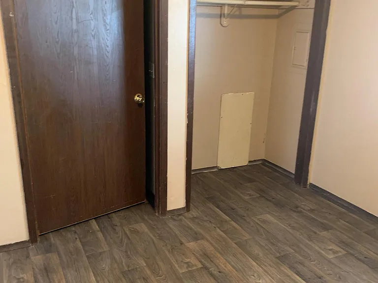 223 S Millwood Ave #4 — Photo 8