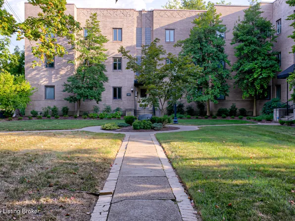 2126 Village Dr APT 3, Louisville, KY 40205