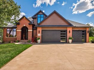 3914 SW Barons Ln, Topeka, KS 66610