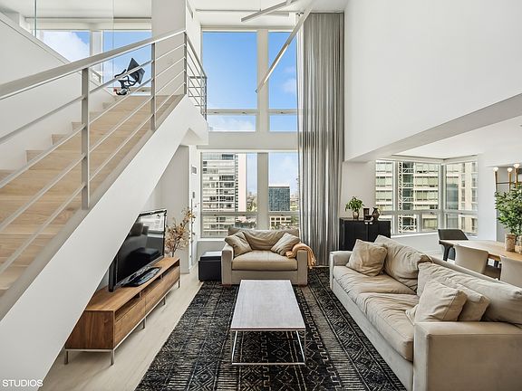4th image of 600 N Kingsbury St APT 1906