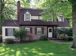 13 Wychwood Rd, Livingston, NJ 07039