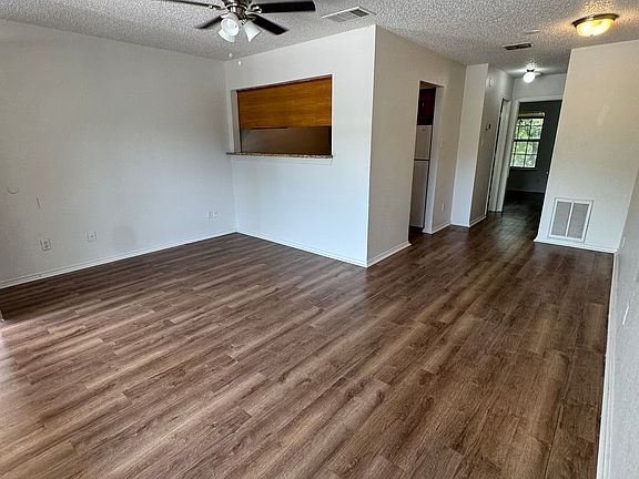 Living / Dining Area