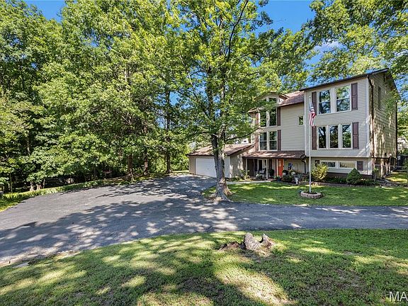 3rd image of 11 Hickory Hollow Ln