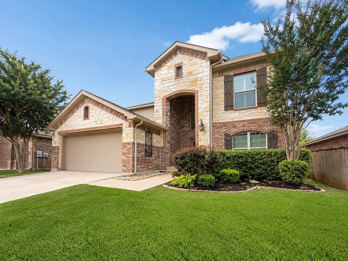 Building Photo - 313 Briar Park Dr