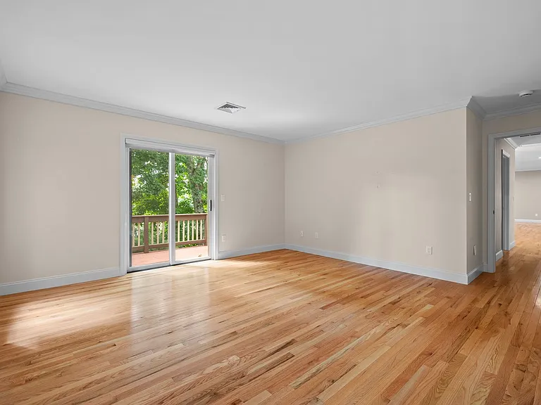 802 Heritage Hls — Photo 14