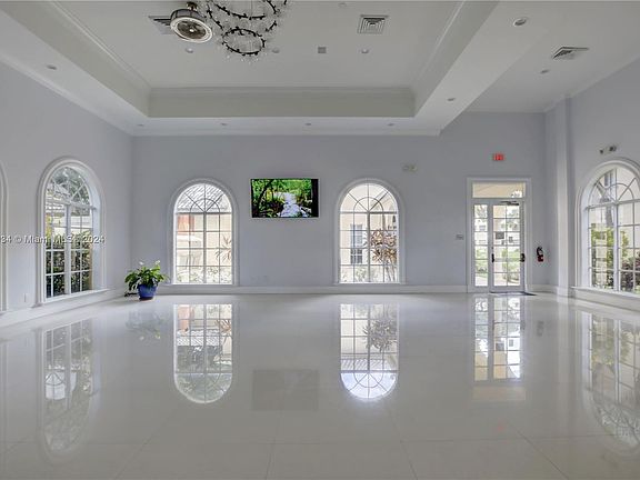 2nd image of 8353 Lake Dr APT 105