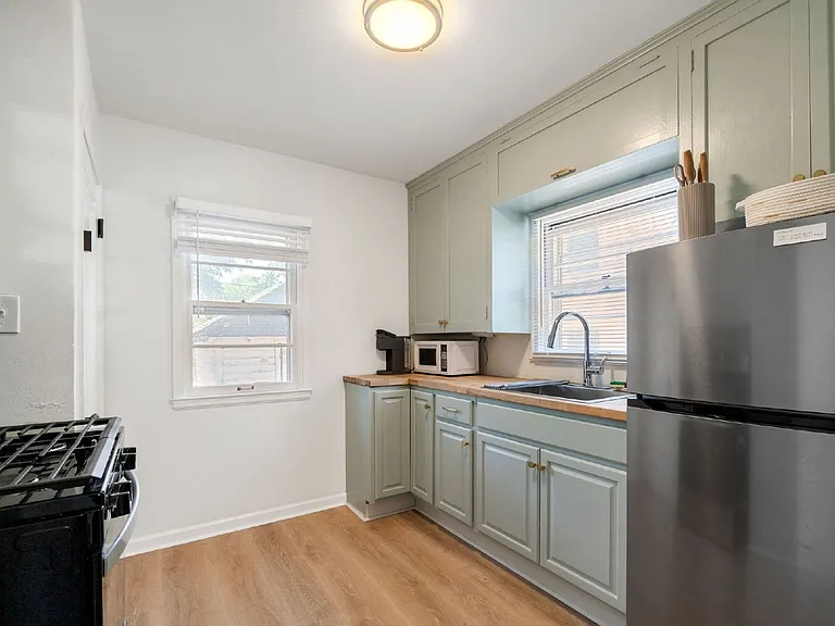 505 Locust St — Photo 8
