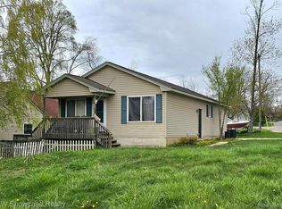 3806 Cass Elizabeth Rd, Waterford, MI 48328