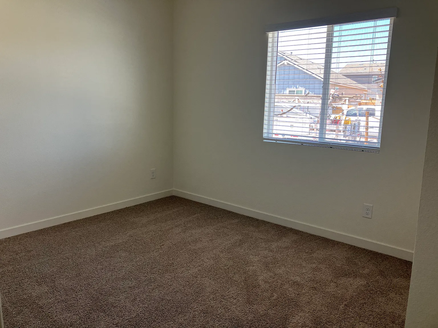 4 bed, 1825 sqft, $2,950 — Photo 4