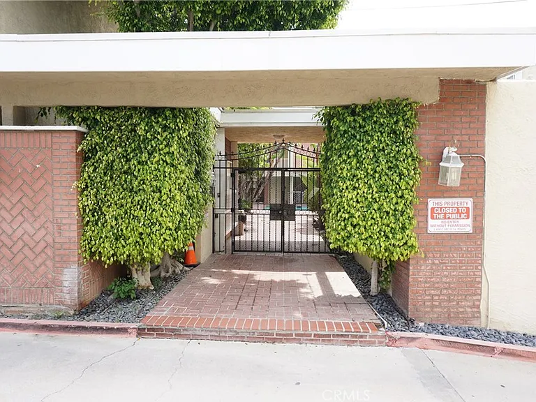 4610 Densmore Ave #20 — Photo 2
