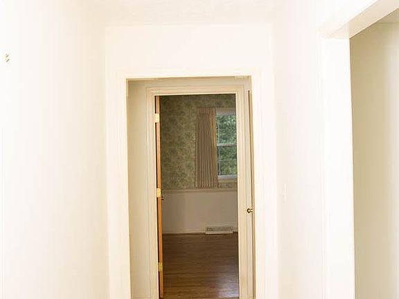 5th image of 188 Pine Dr