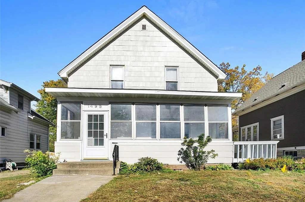 6 bed, $3,300 — Photo 1