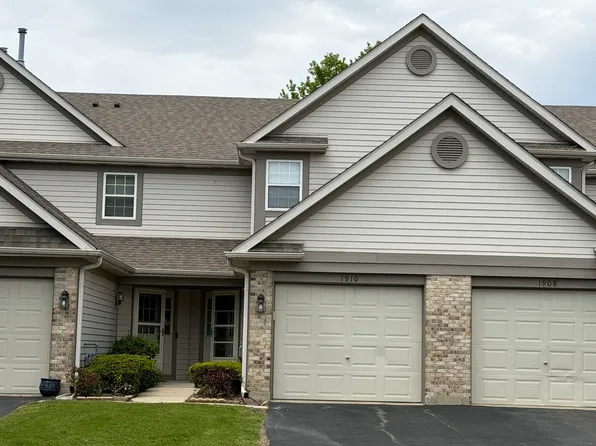 1910 Grove Ave, Schaumburg, IL 60193