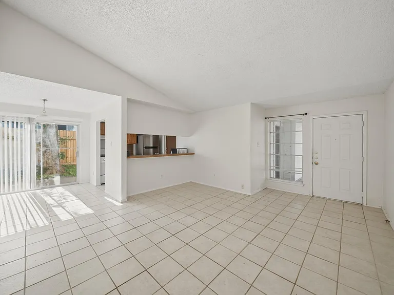 12002 Arrowwood Dr #B — Photo 12