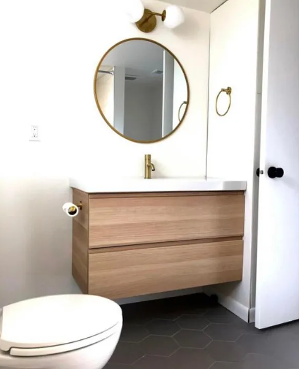 Renovated bathroom - image 1