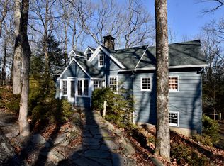 119 Rhodora Ln, Buck Hill Falls, PA 18323