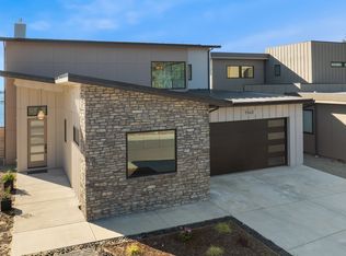 1940 Pacific View Ln, Coos Bay, OR 97420