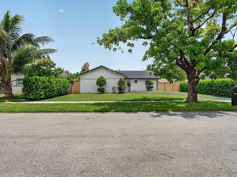 8131 NW 44th Ct — Photo 71