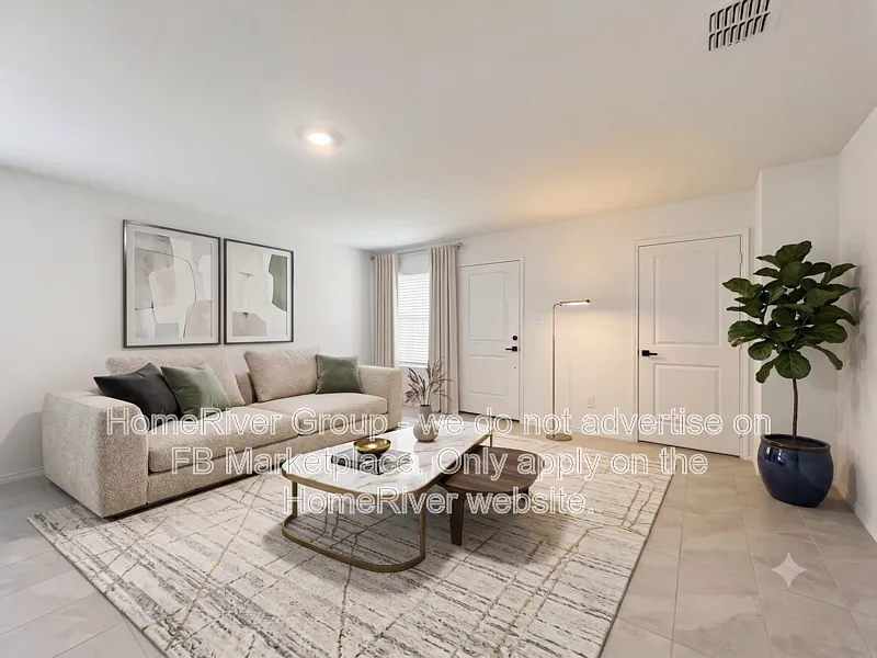 3 bed, 2.0 bath, 1311 sqft, $1,795 — Photo 2