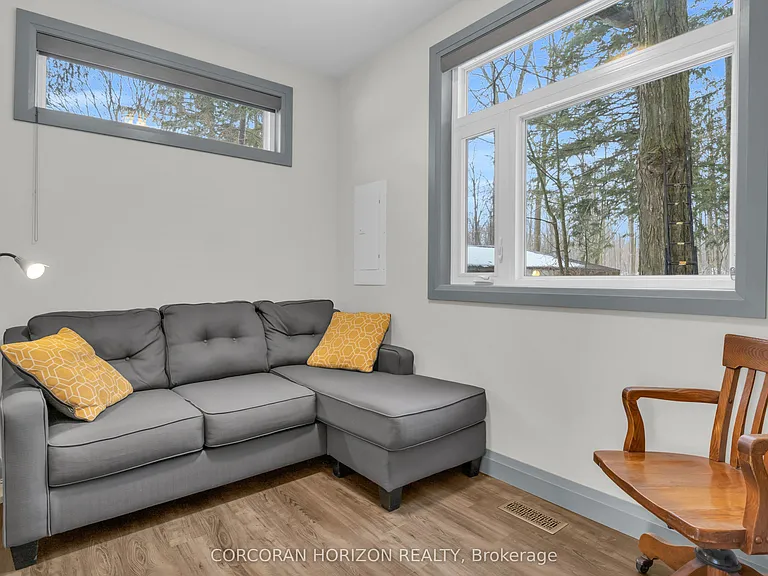 21 Cottage Ln — Photo 7