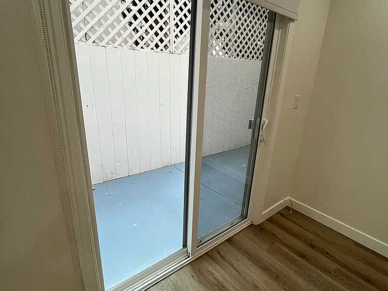 1331 Roxbury Dr #2 — Photo 19