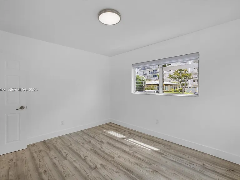 2250 Bay Dr #7 — Photo 17