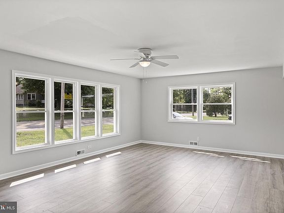 3rd image of 100 N Burlington Rd