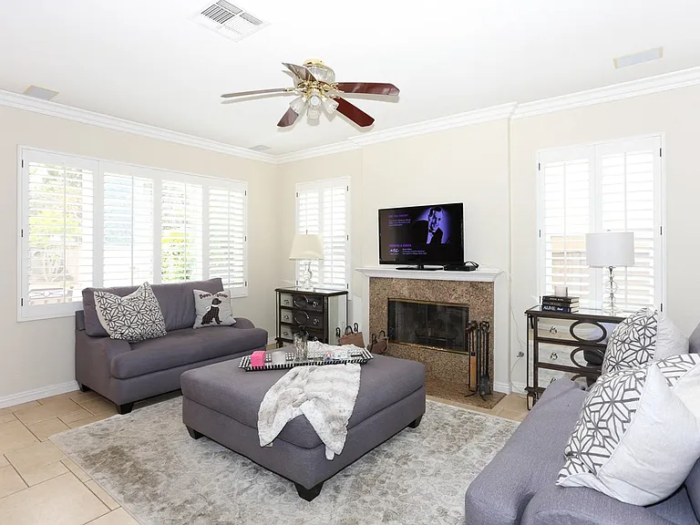 3851 Torrey Hill Ln — Photo 3