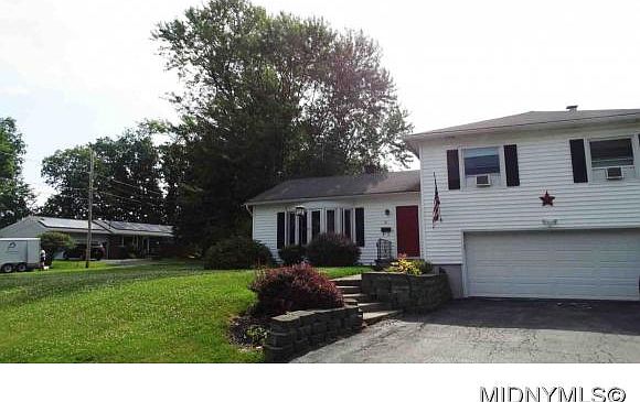 2nd image of 11 Wheatley Cir