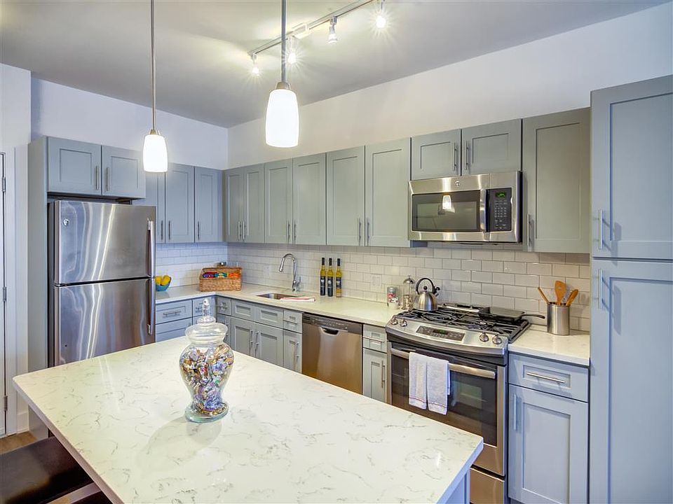 1st image of 500 West Ave #2-505