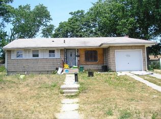 19 E Elm St, Central Islip, NY