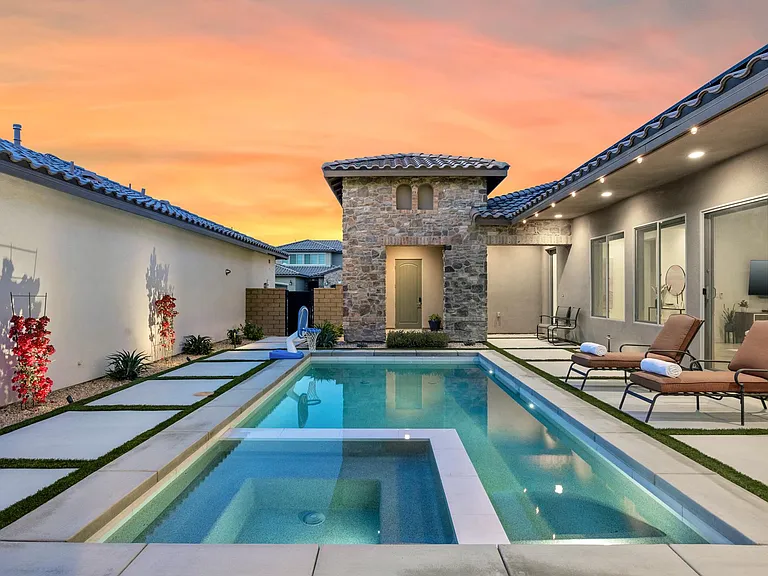 Private Pool and Spa