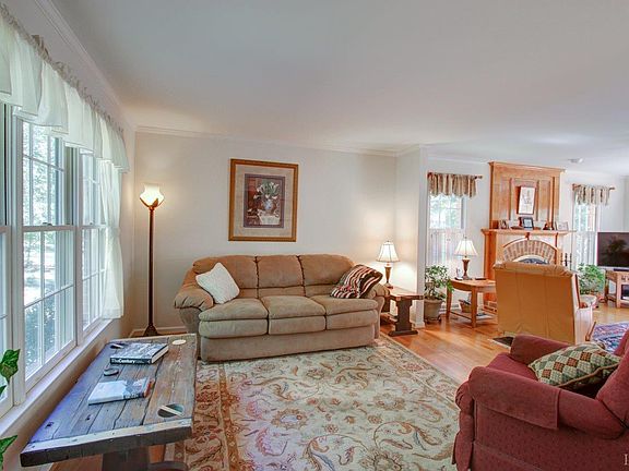 5th image of 103 Kingston Dr