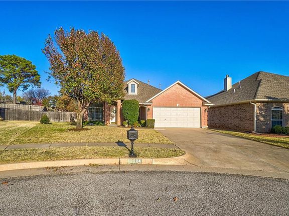 2nd image of 12204 Village Ln