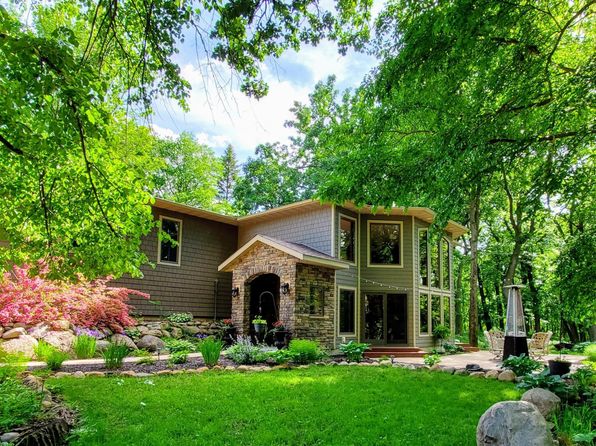 72203 Wineglass Rd, Albert Lea, MN 56007