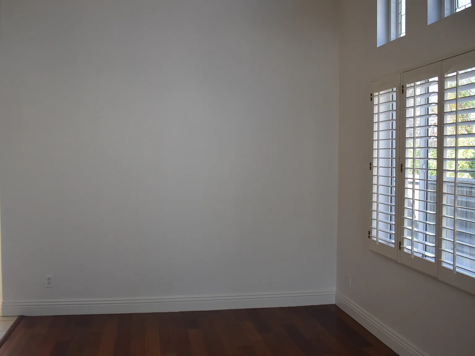 5 bed, 4.5 bath, 3125 sqft, $6,200 — Photo 4