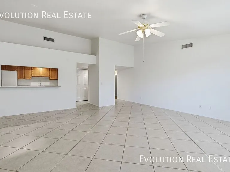 2329 N Recker Rd #86 — Photo 8