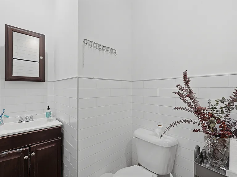 201-203 Monticello Ave #3 — Photo 10
