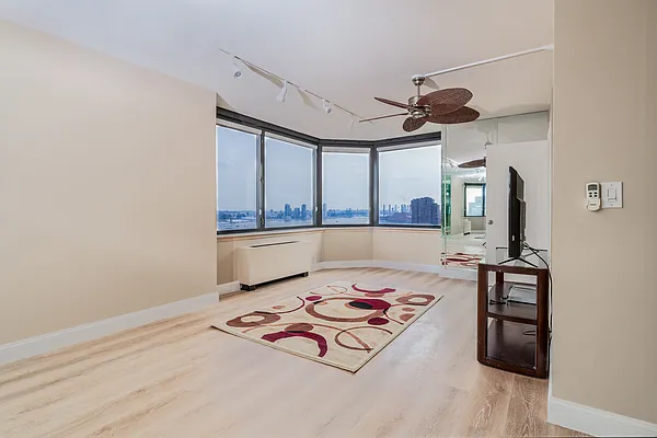 Rented by Luxury Habitat | media 17