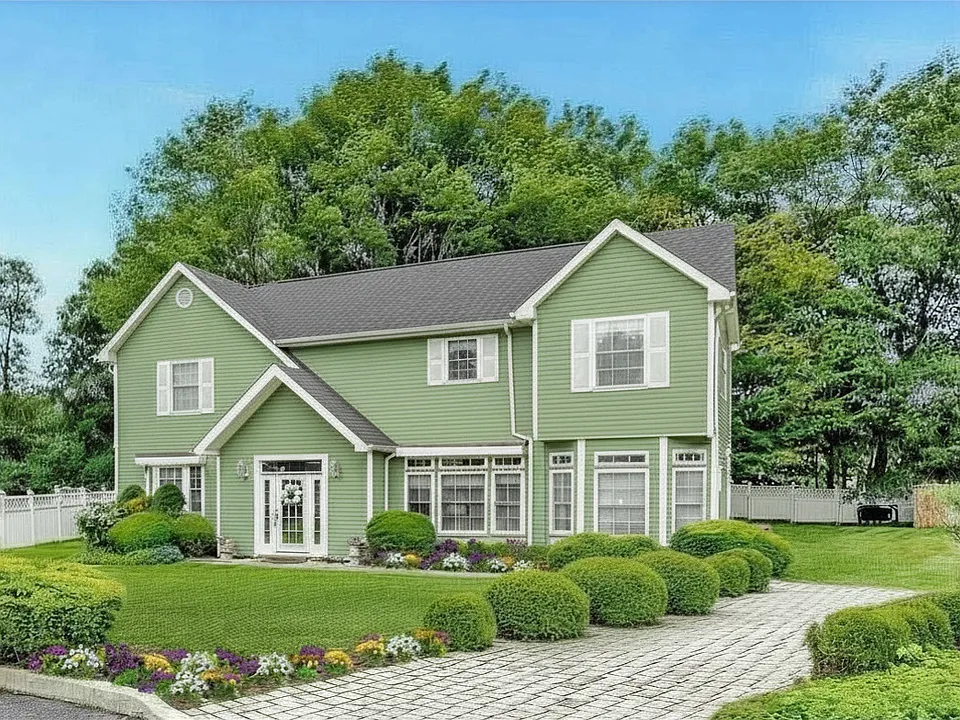 8 Mary Ct
