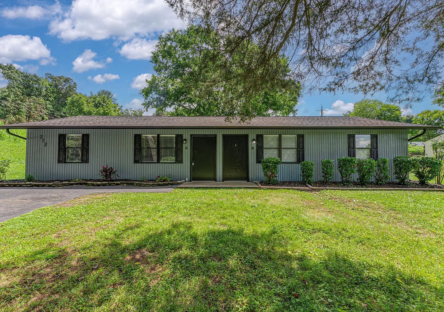 712 Cooper Rd — Photo 1