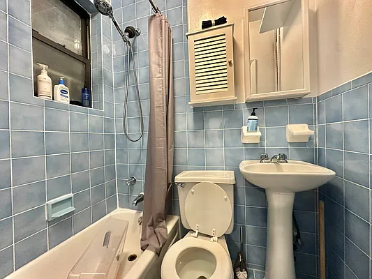 Rented by Oxford Property Group | media 12