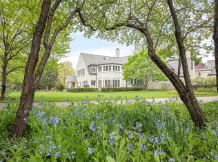 155 Thorntree Ln, Winnetka, IL 60093