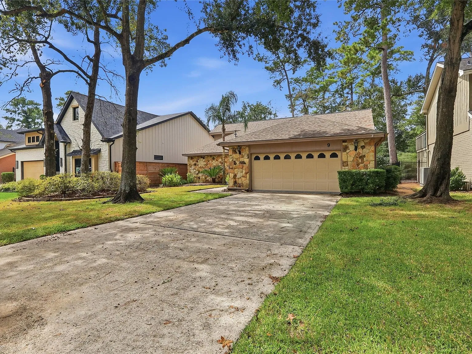 3 bed, 2.5 bath, 2717 sqft, $3,900 — Photo 2